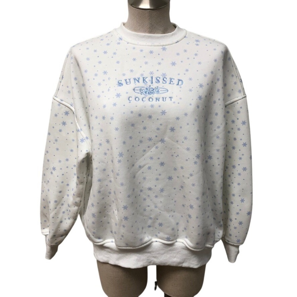 Sunkissed Coconut Sweatshirt Womens XS White Blue Snowflake Embroidered Fleece